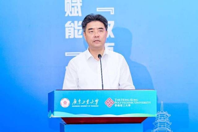 爱体育平台党委书记胡钦太。